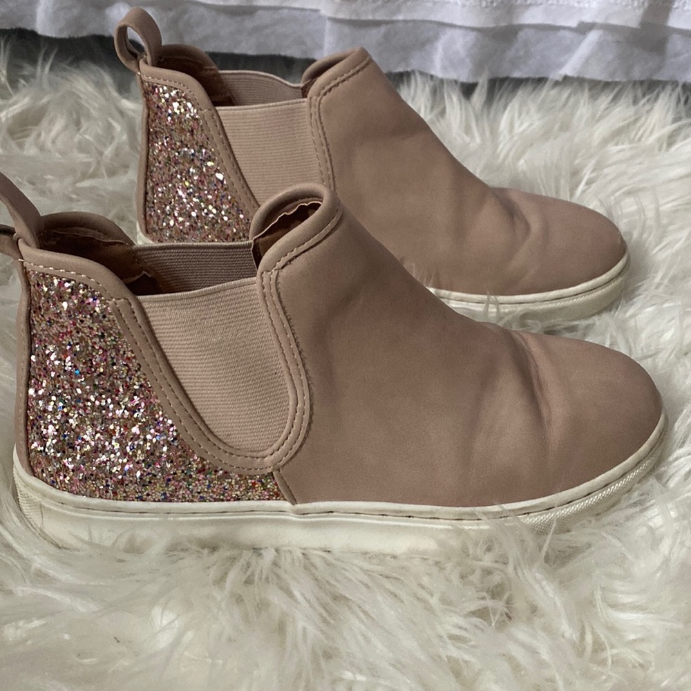 Report high top glittery pink sneakers size 3
